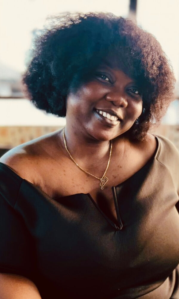 Jay site smile 600x1000